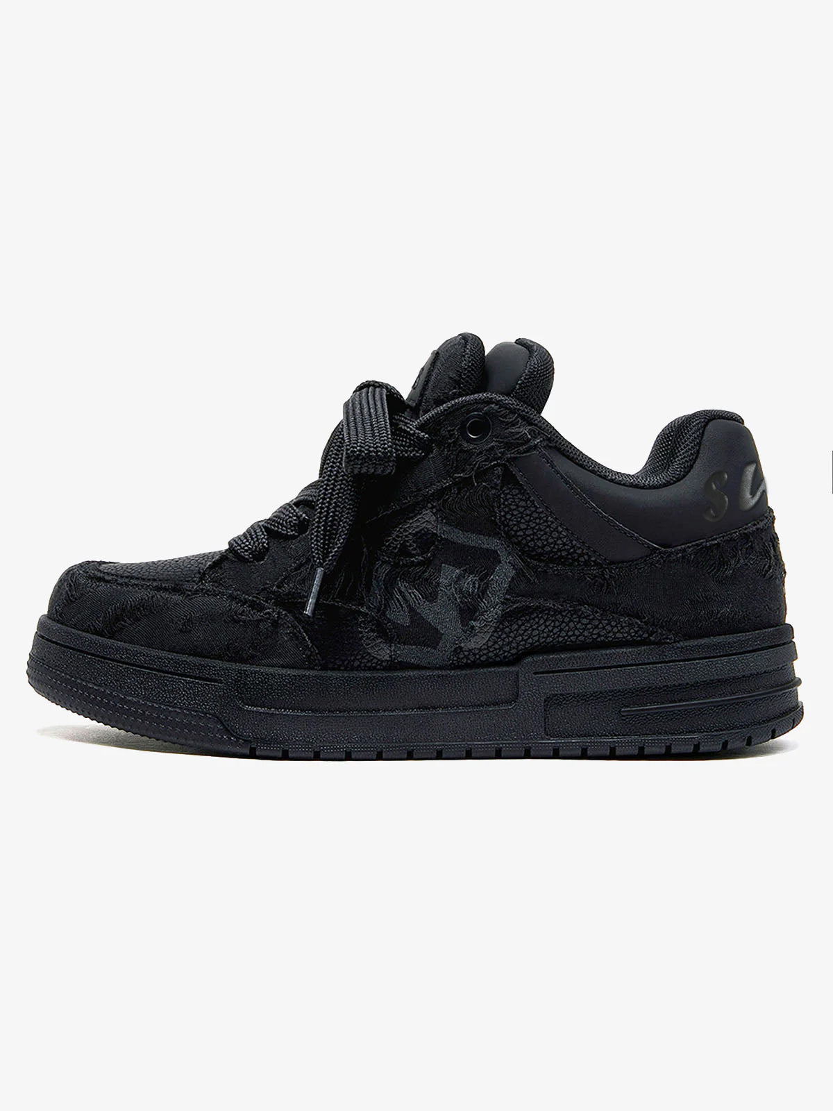 Baskets noires à lacets et détails effilochés – vue 2