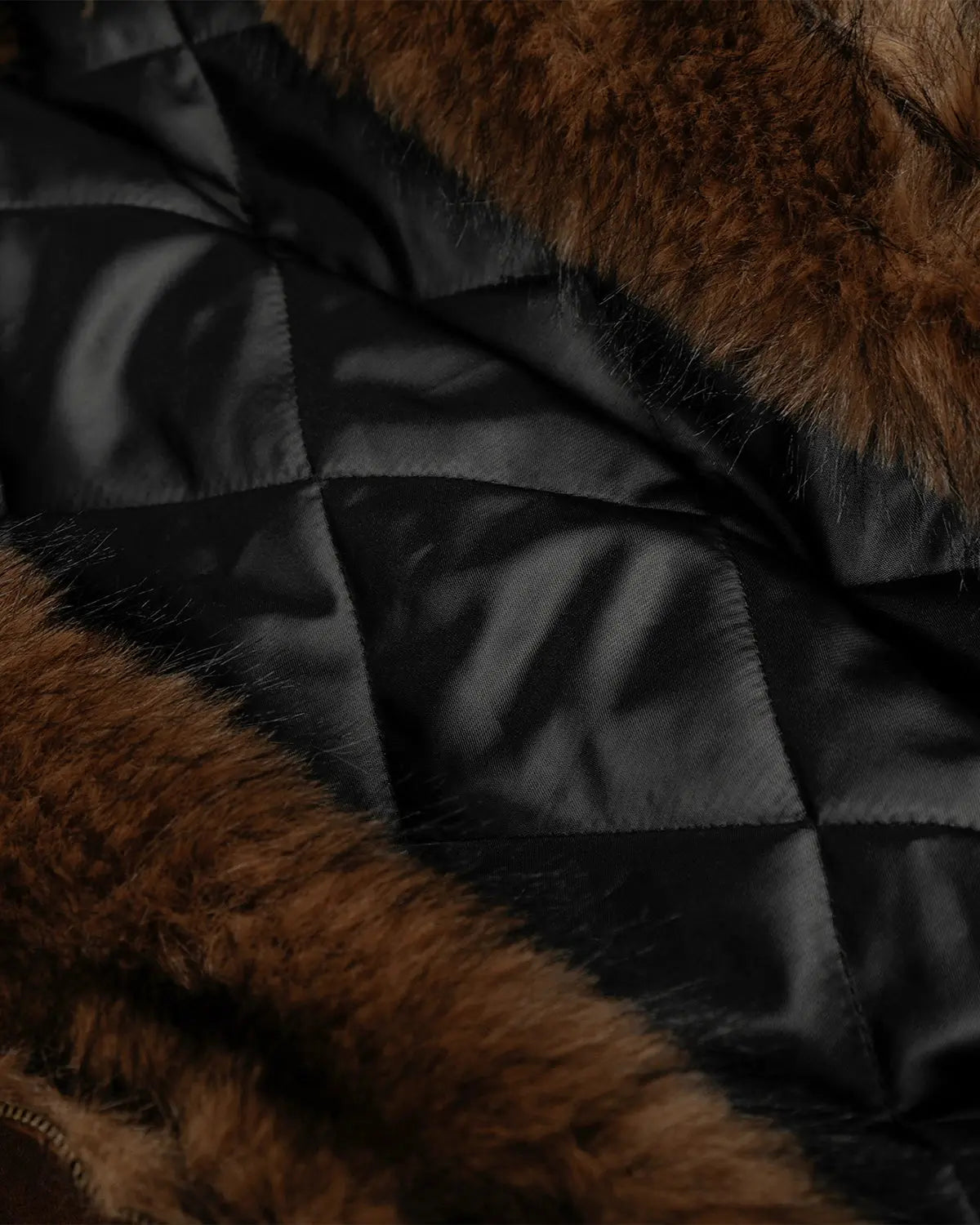 Blouson à attaches métalliques et fausse fourrure – vue 11