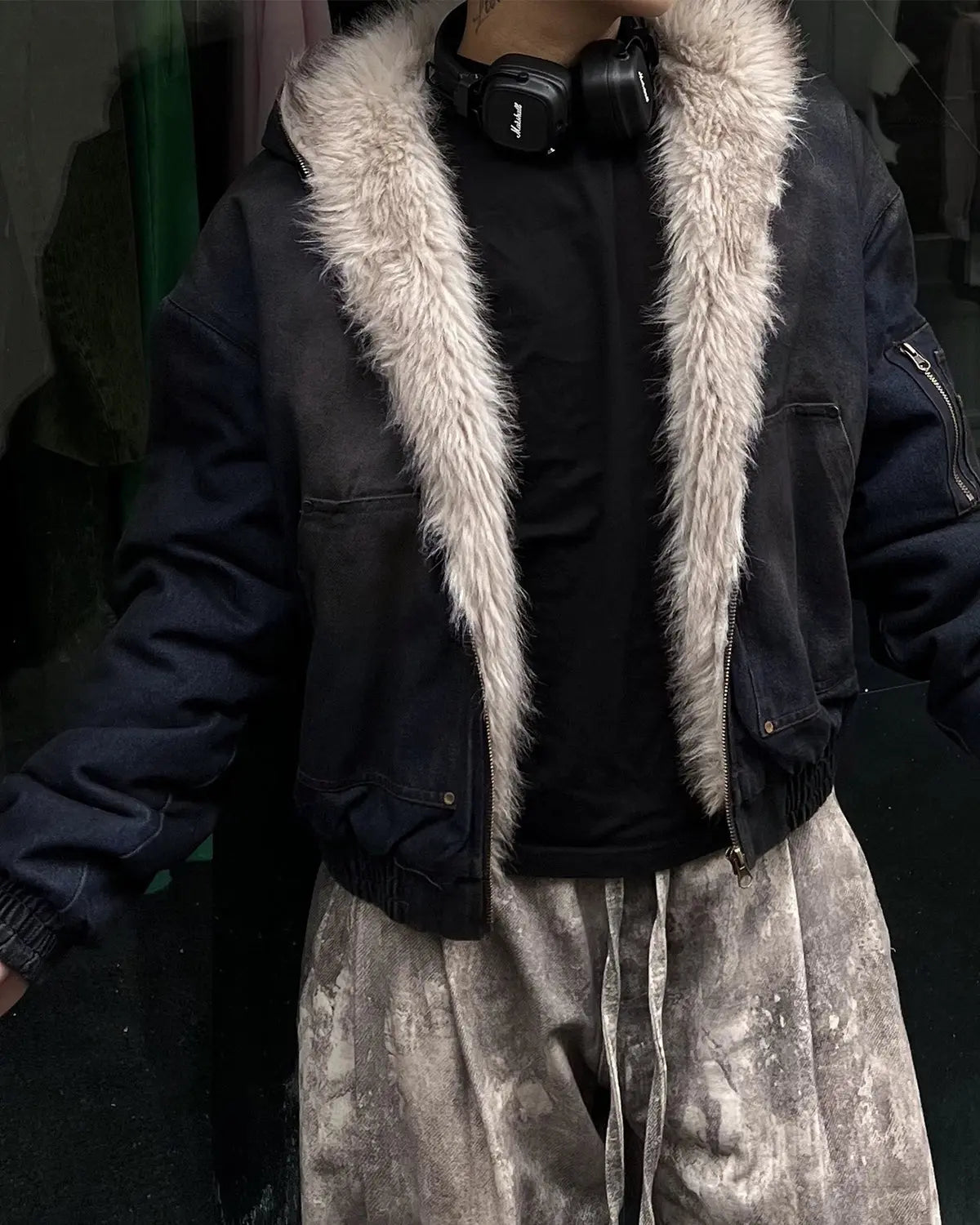 Blouson délavé à capuche bordée de fausse fourrure – vue 3