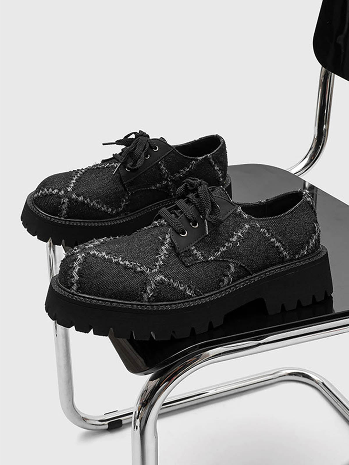 Derbies noires texturées à semelle crantée – vue 3
