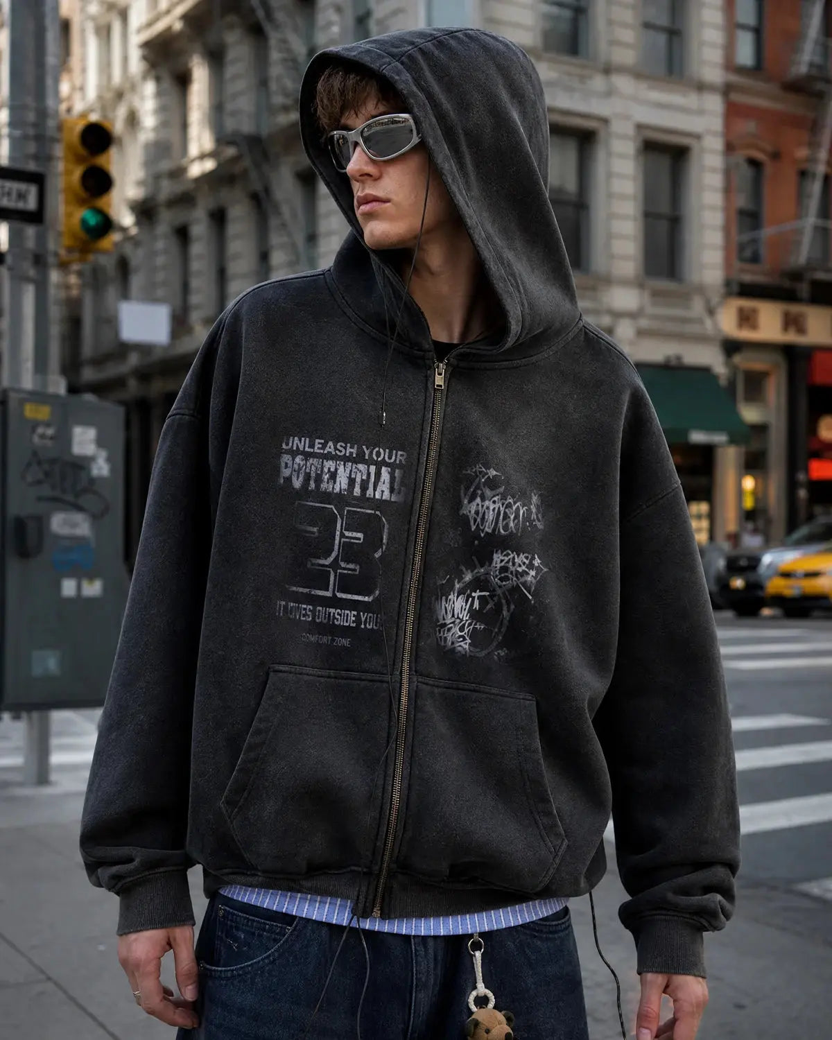 Sweat à capuche zippé délavé à motif typographique – vue 5