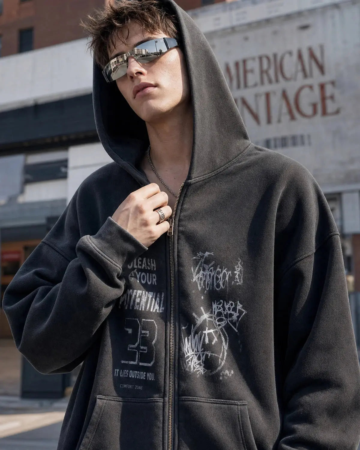 Sweat à capuche zippé délavé à motif typographique – vue 6