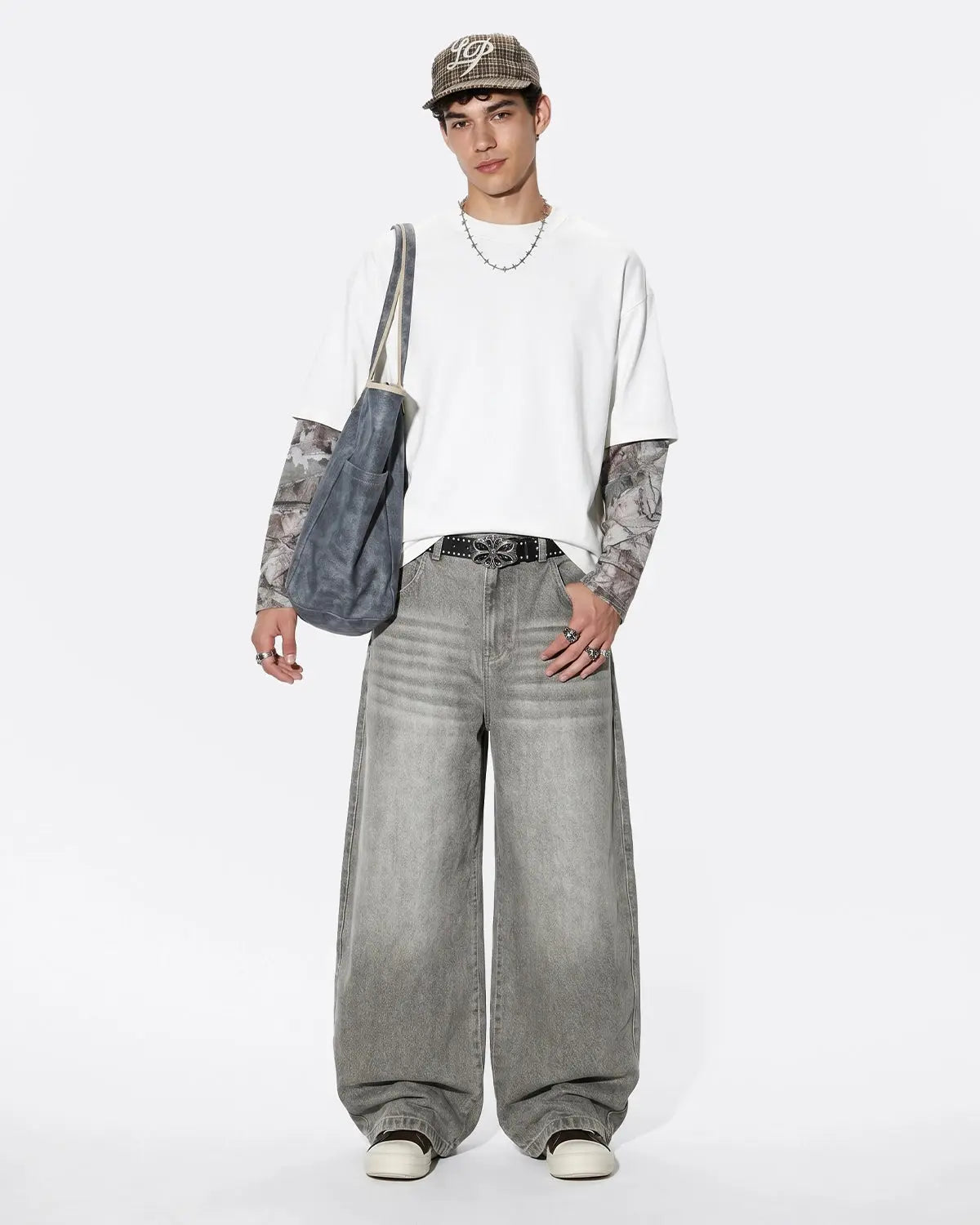 T-shirt oversize à manches camouflage effet superposé – vue 3