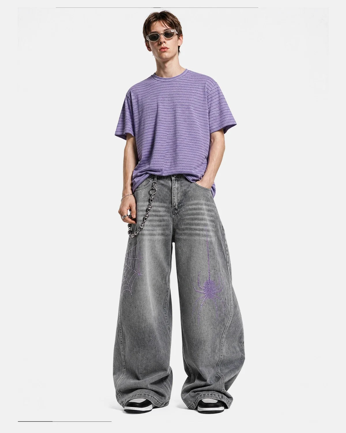 Jean baggy barrel gris à strass et motif araignée – vue 4