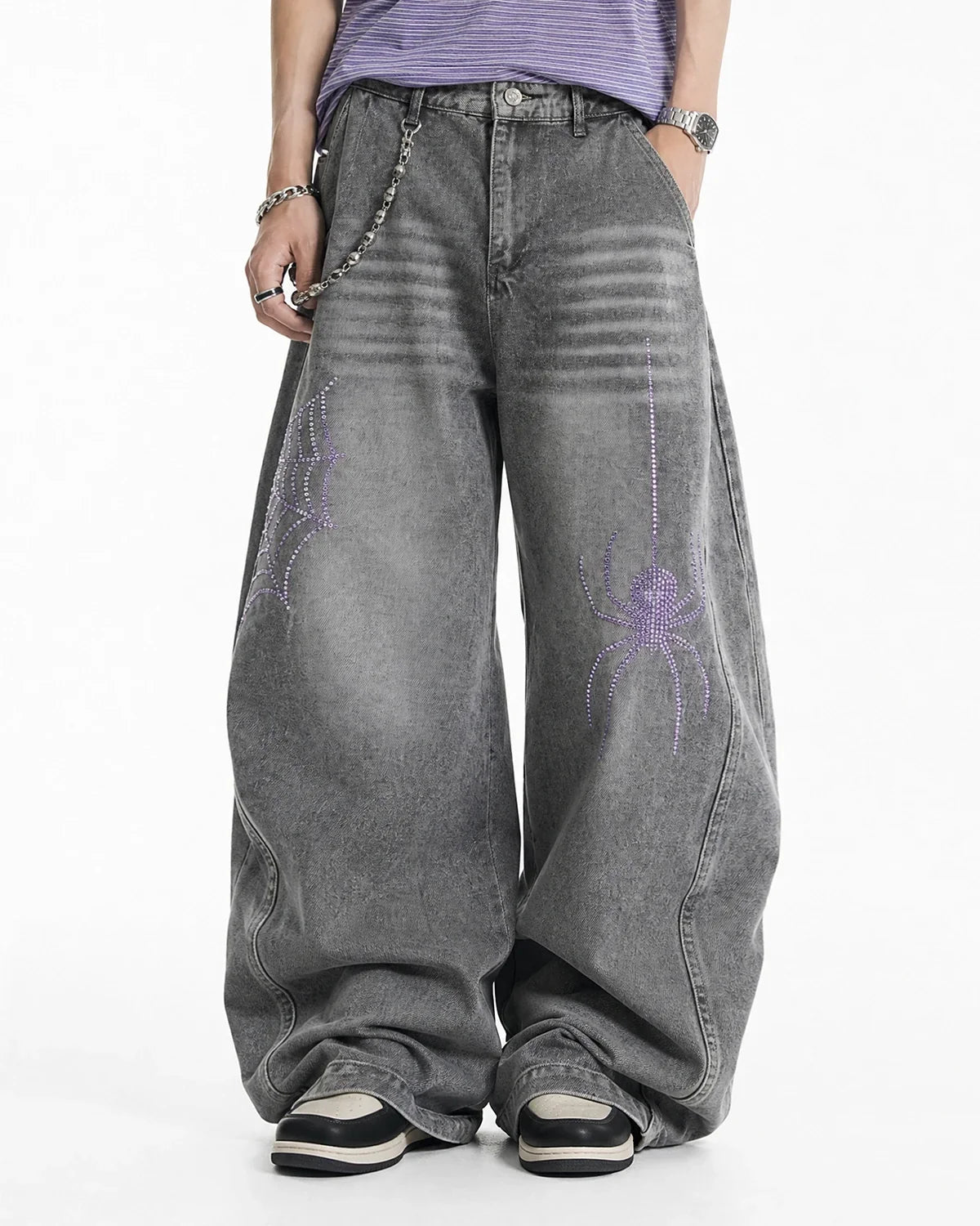 Jean baggy barrel gris à strass et motif araignée – vue 5
