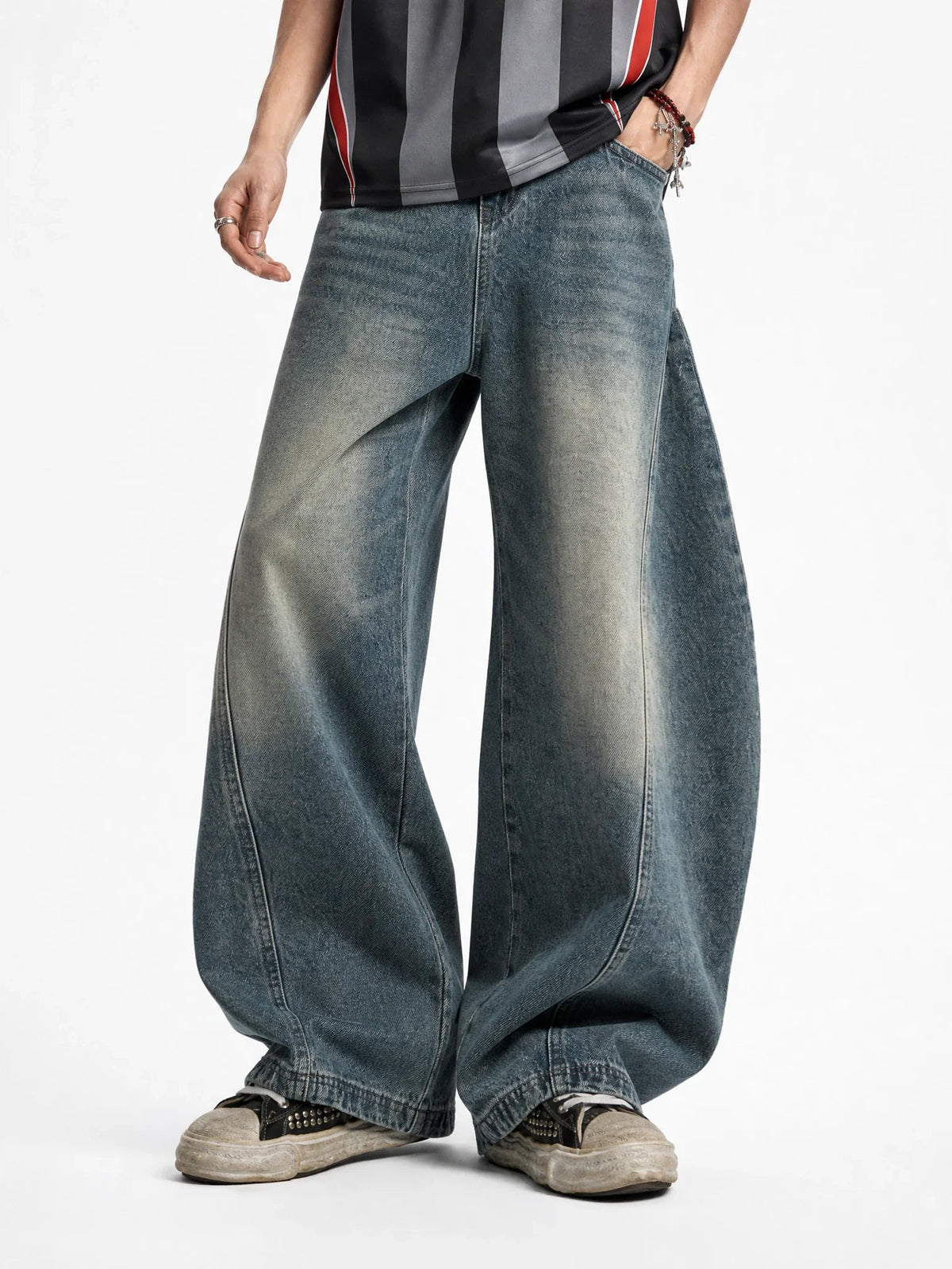 Jean baggy bleu délavé à coutures courbes – vue 2