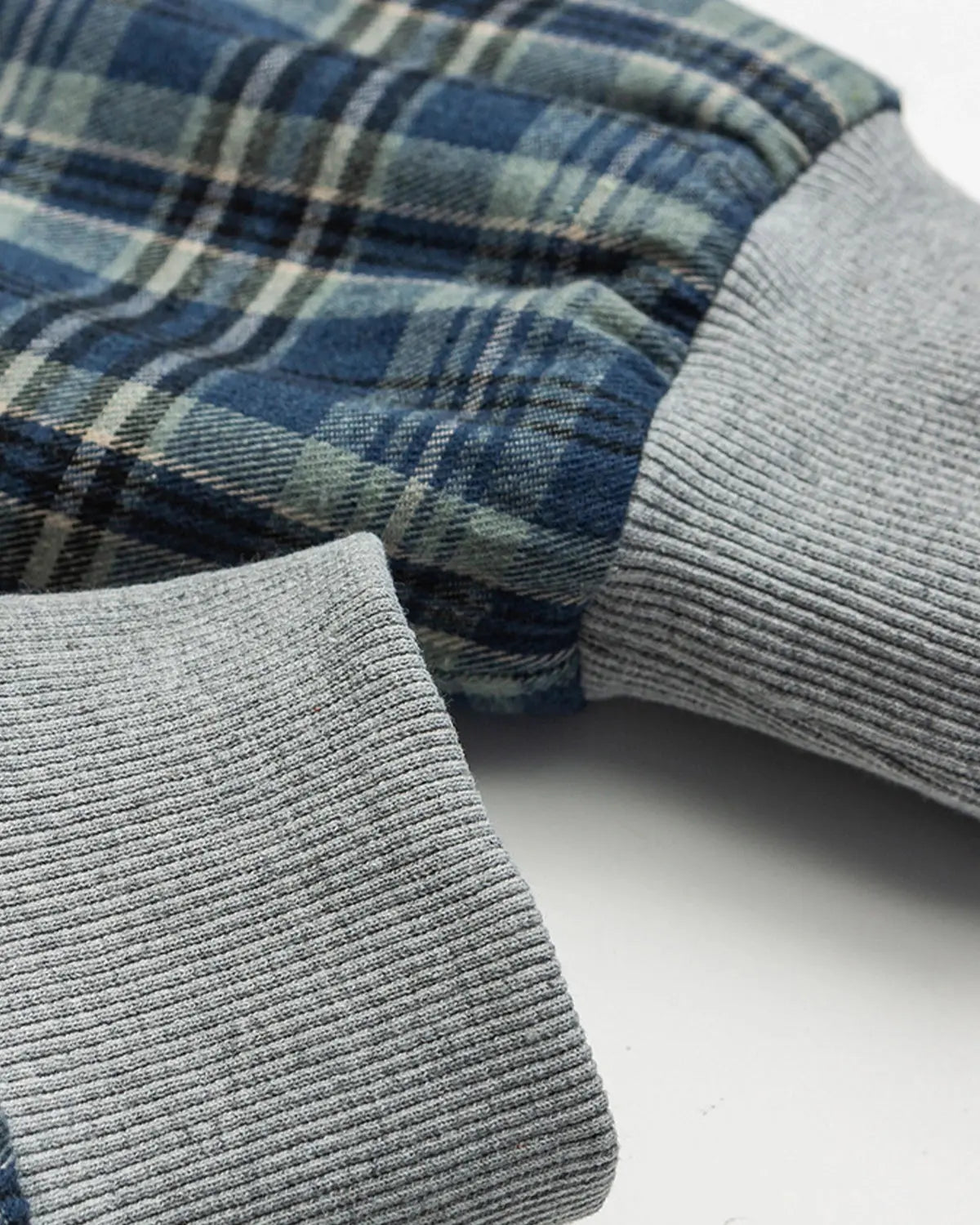 Sweat zippé réversible gris et à carreaux – vue 10