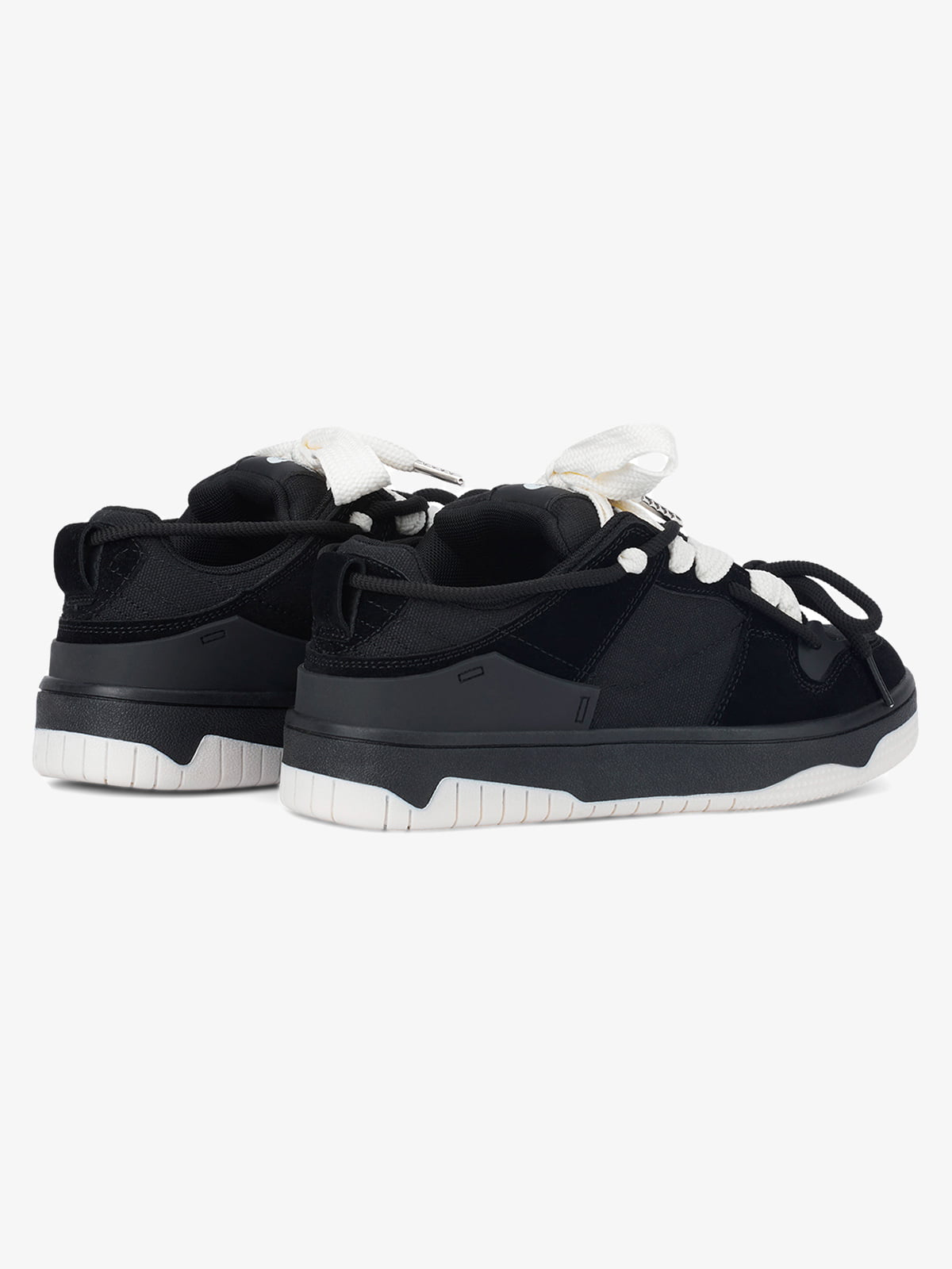 Baskets noires à double laçage contrastant – vue 4
