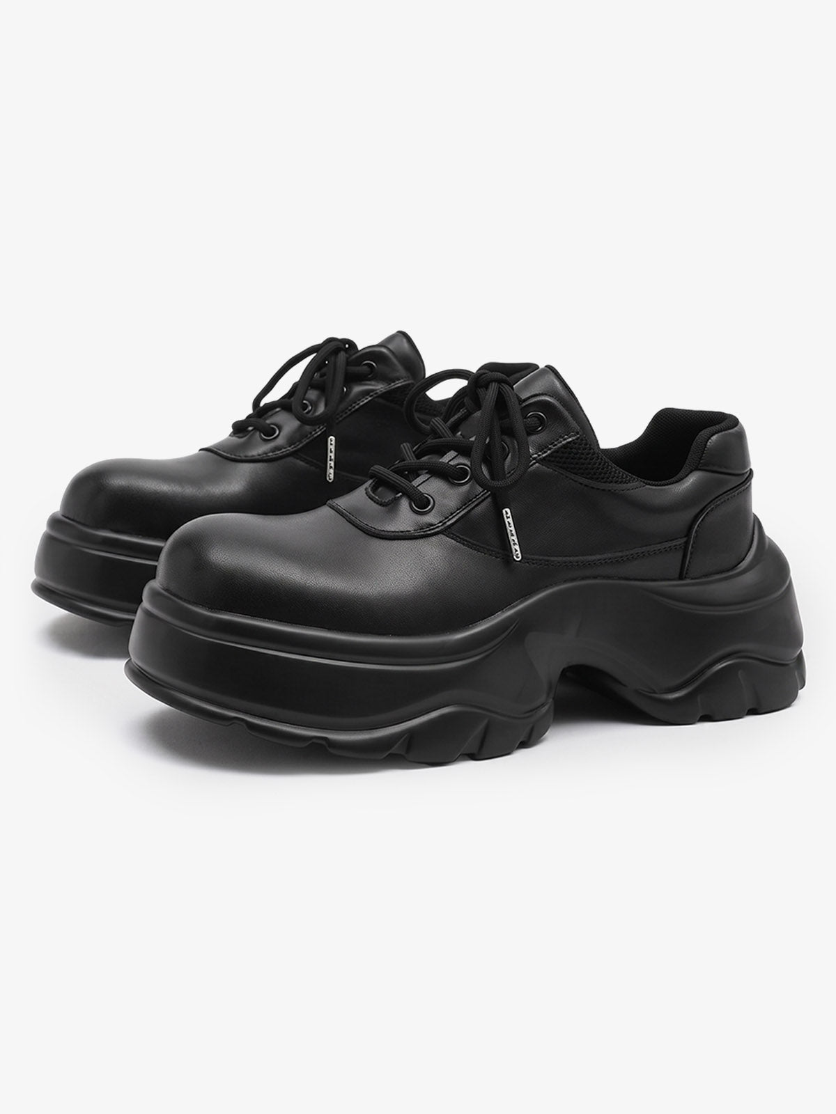 Chaussures noires à lacets et semelle plateforme – vue 1