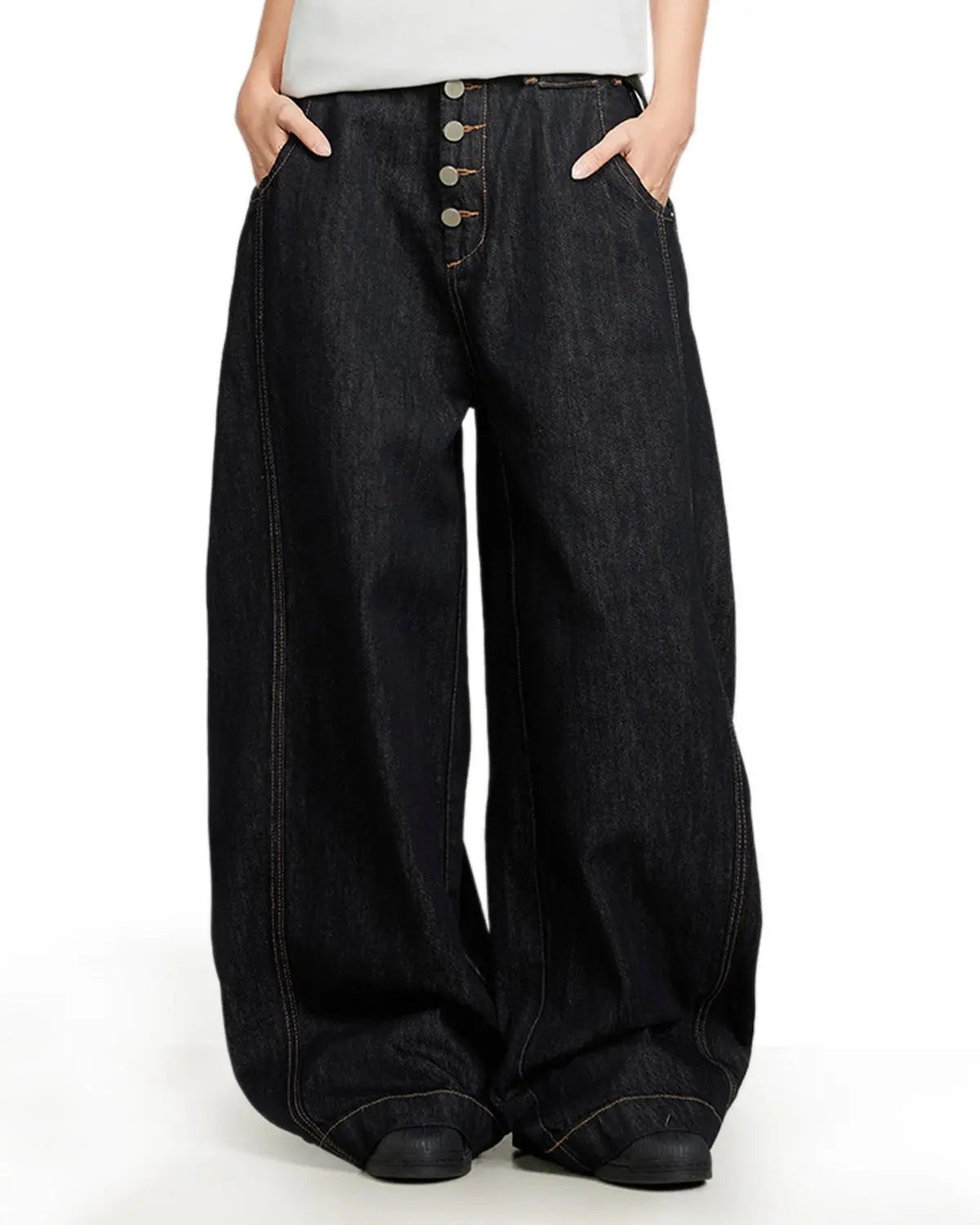 Jean baggy noir à boutons, coupe barrel – vue 1