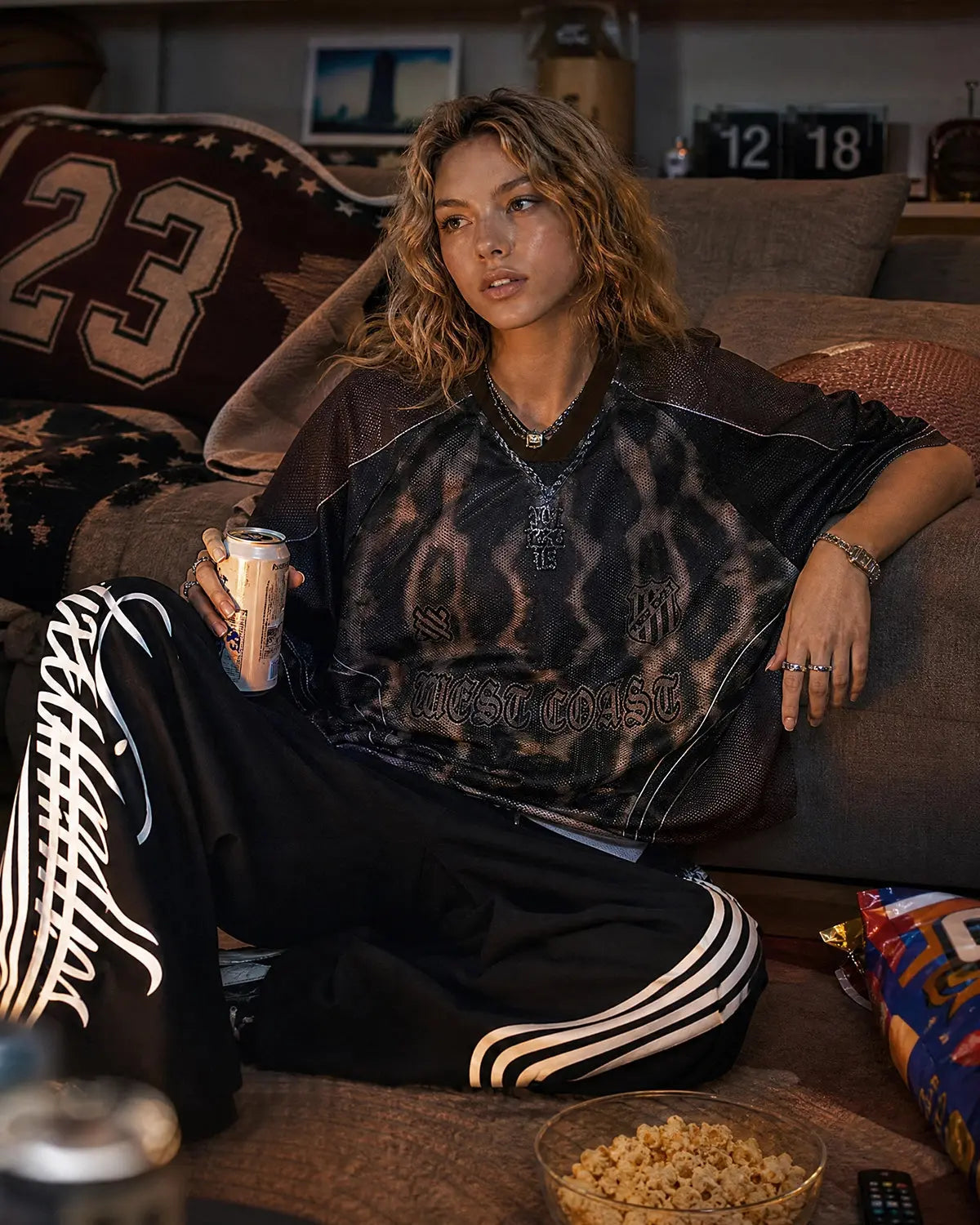 Pantalon de jogging baggy à bandes et motif graphique – vue 3