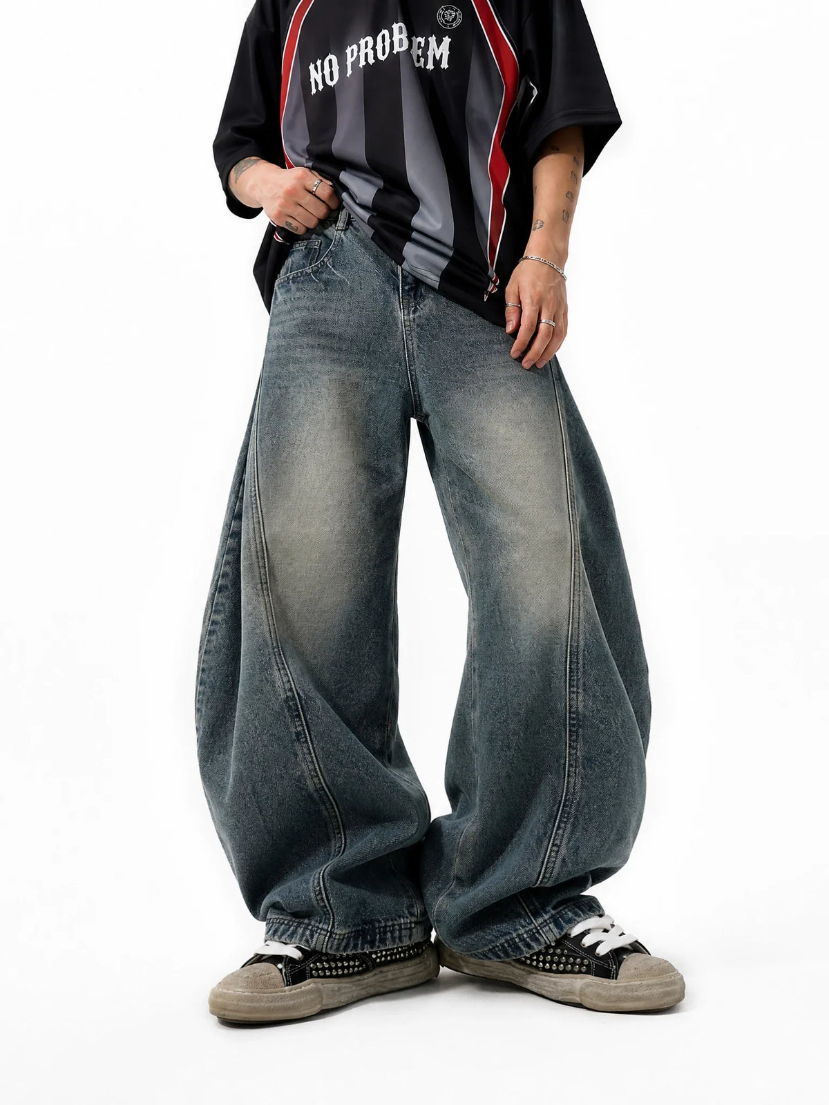 Jean baggy bleu délavé à coutures courbes – vue 4