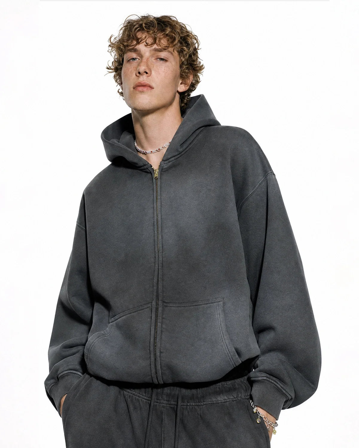 Sweat à capuche zippé uni délavé, coupe ample – vue 7