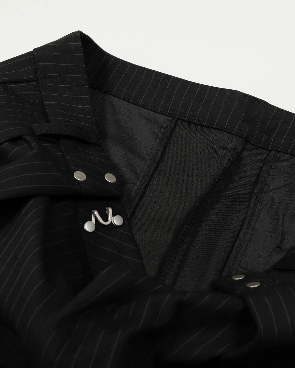 Pantalon noir à fines rayures coupe barrel – vue 7