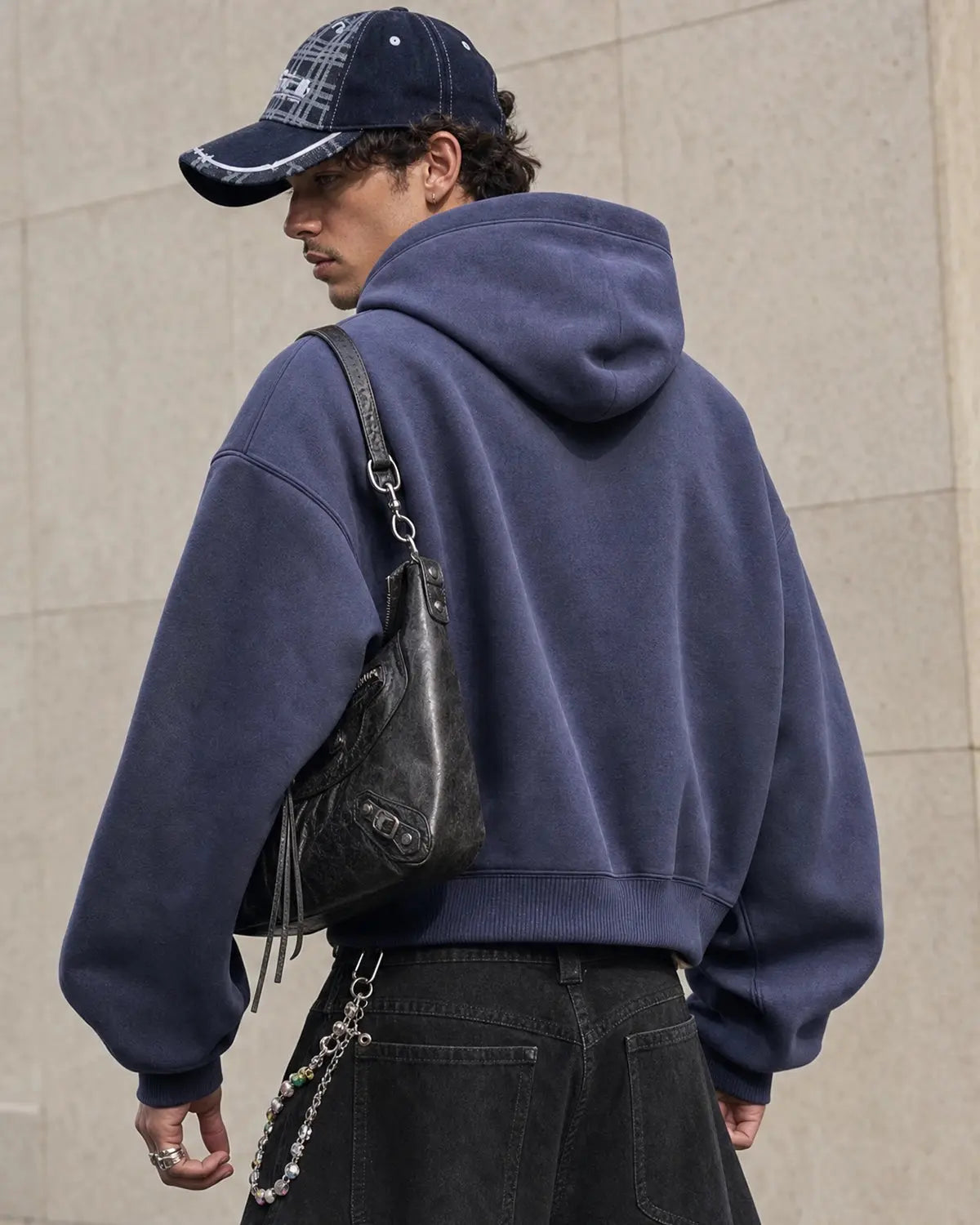 Sweat à capuche uni coupe boxy en molleton – vue 4