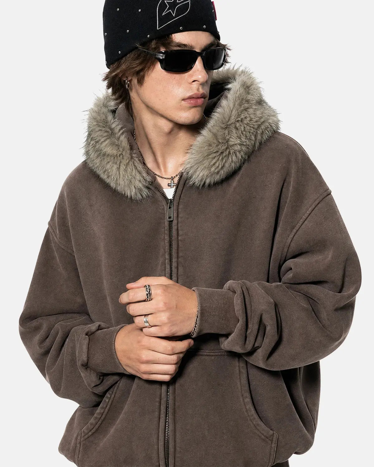 Sweat zippé délavé à capuche bordée de fausse fourrure – vue 9